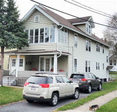 This price is based on Syracuse three bedroom apartment rentals in December 2023. . Apartment for rent syracuse ny